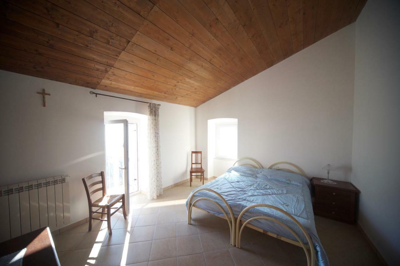 Bed and Breakfast Al Vecchio Convento Mare E Monti Ortonovo Exterior foto